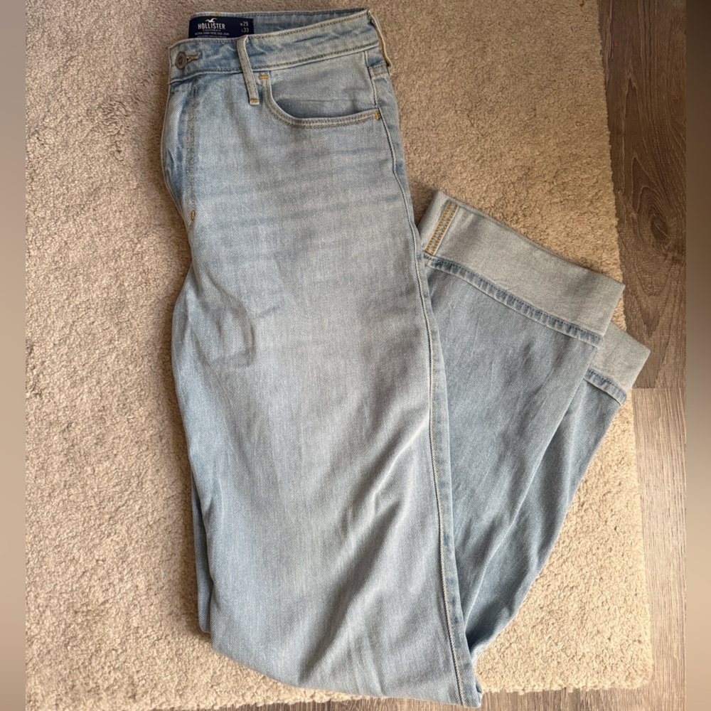 Hollister Ultra High-Rise Dad Jean